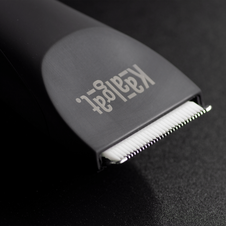 Isometric closeup of the rechargeable Kaalgat Body groomer
